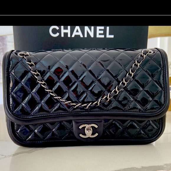 CHANEL Handbags - Classic Twist Chanel Bag